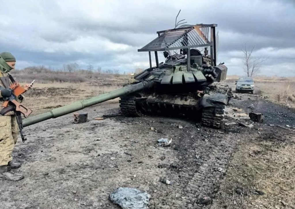 Силы обороны Украины остановили противника на всех направлениях. Враг пытается удержать занятую позицию.