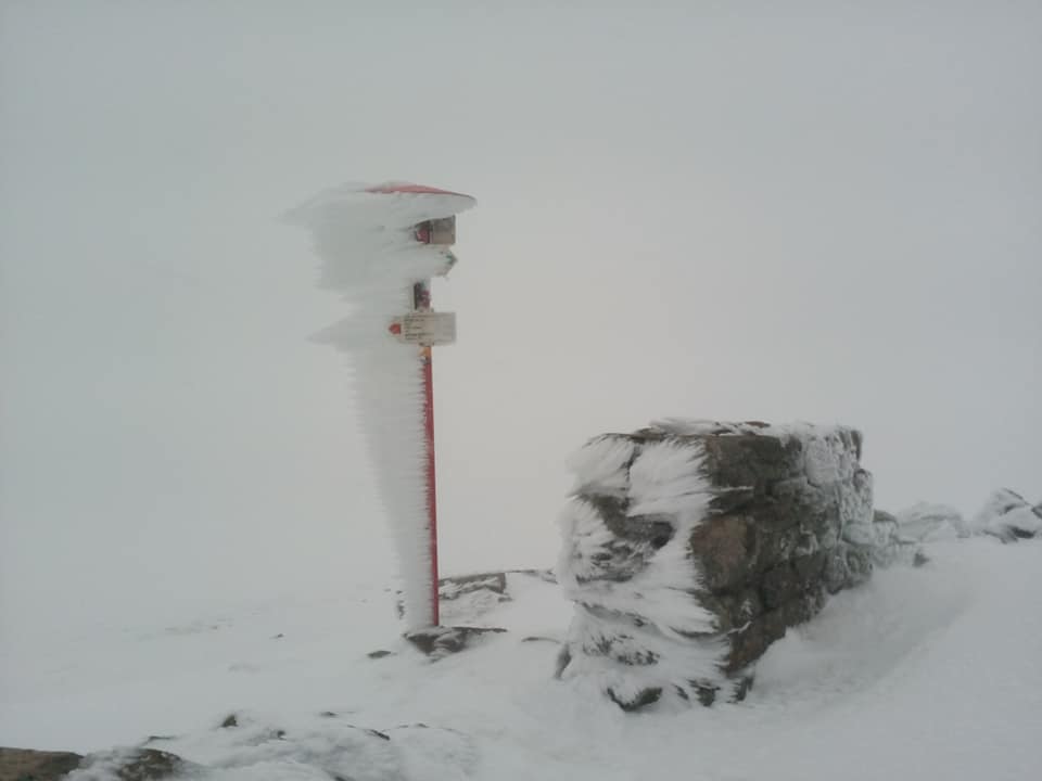 Высокогорья Карпат 1 июня засыпает снегом.