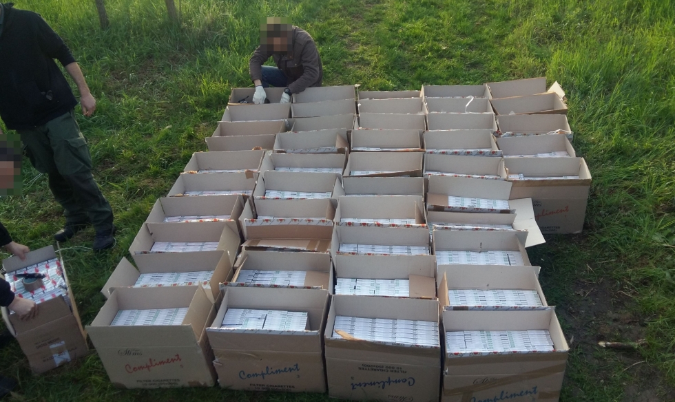 В брошенном джипе таможенники нашли товара на сумму около 30 миллионов форинтов, − сообщают венгерские СМИ.
