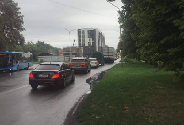 Два автомобиля столкнулись в Ужгороде. Авария произошла на улице Бабяк в Ужгороде