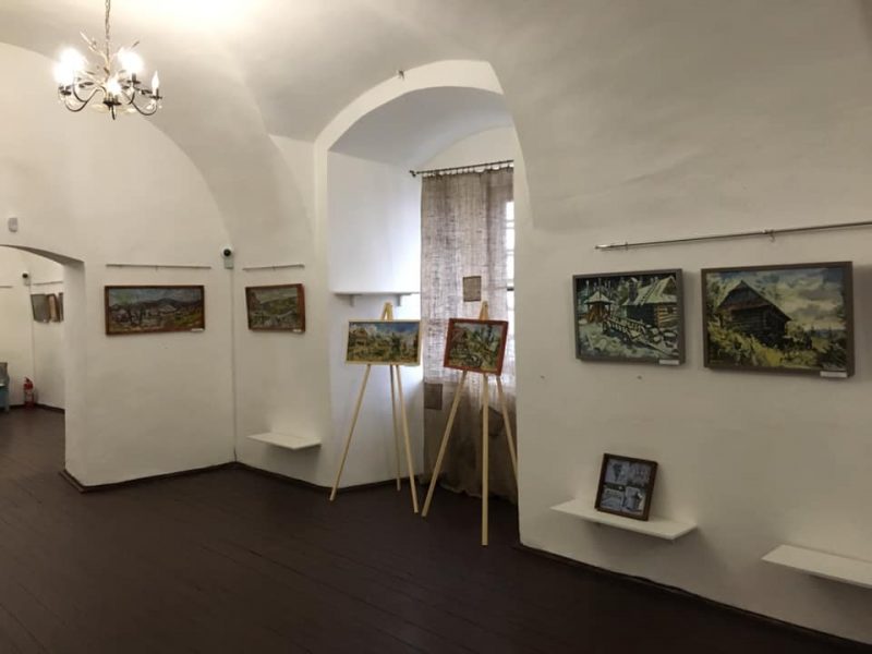 Відомий закарпатський художник Антон Секереш презентував у картинній галереї замку “Паланок” персональну виставку “Любов до рідного краю”.