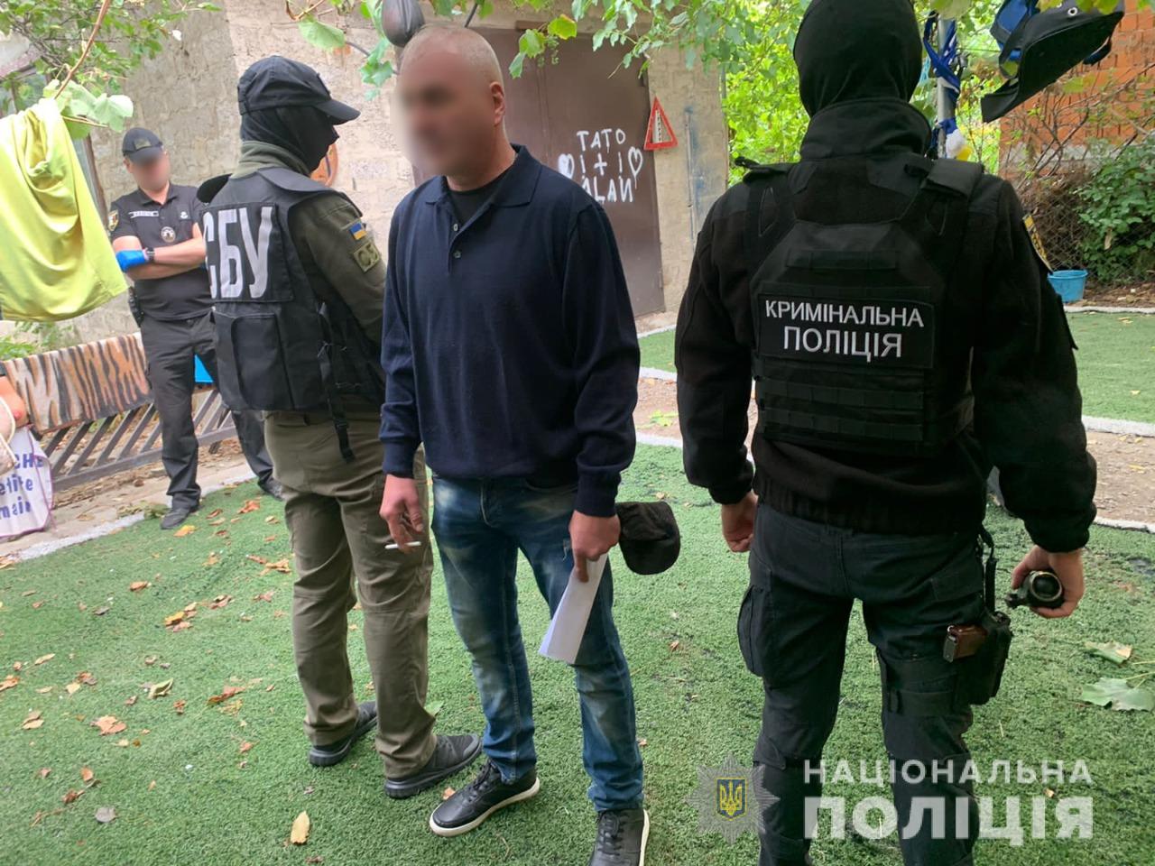 На Закарпатті поліція затримала росіянина, який незаконно зберігав зброю та боєприпаси.