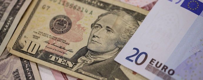 Національний банк залишив незмінним офіційний курс гривні на 13 травня - на рівні 26,2 за долар.