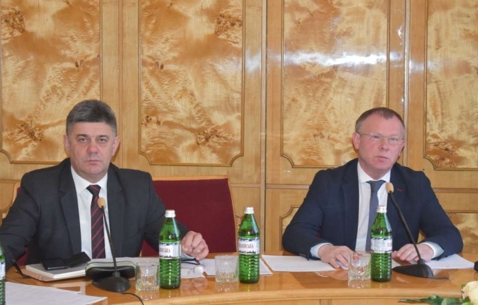 У Закарпатській ОДА відбулося позачергове засідання обласної Державної надзвичайної протиепізоотичної комісії.