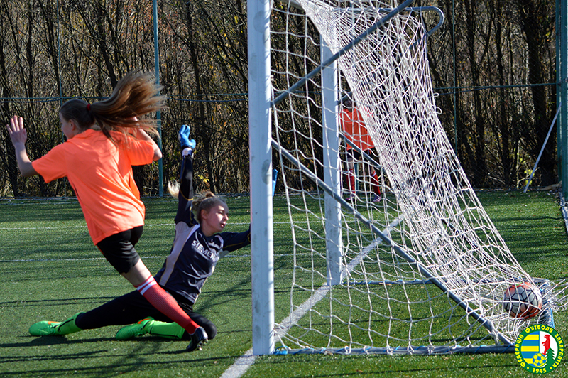 На Закарпатье подвели итоги женского футбола 2016 и анонсировали поединки в 2017-м
