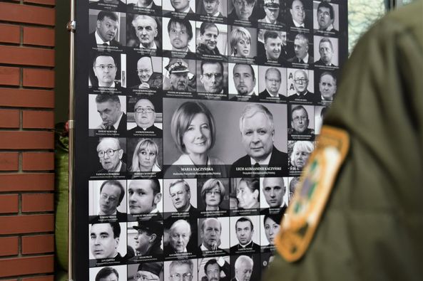  Сегодня представители Государственной пограничной службы Украины приняли участие в мероприятиях по увековечению памяти жертв катастрофы возле одного из дипломатических учреждений Польши.
