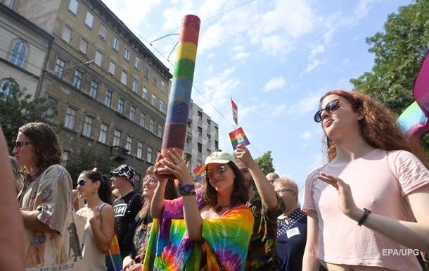 В Венгрии в начале июля вступил в силу закон, запрещающий «пропаганду гомосексуализма» в школах.