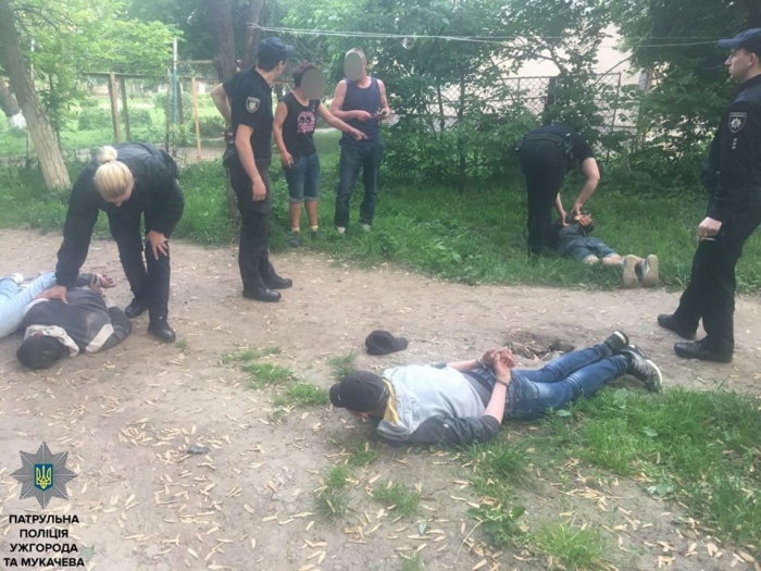 Сегодня утром, около 7:00, ужгородские патрульные получили вызов о драке возле автовокзала в Ужгороде, на проспекте Свободы.
