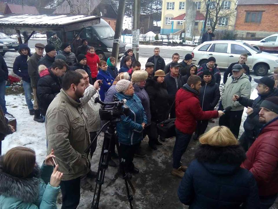 В Березові почався протест проти будівництва ГЕС. 