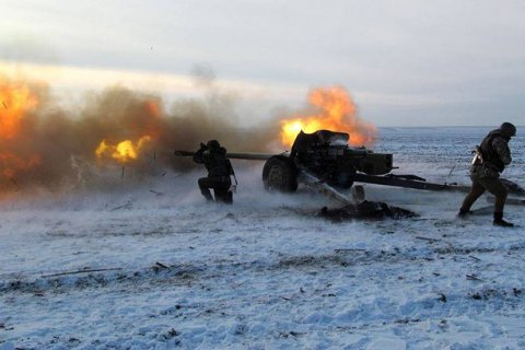 С полуночи и до 18:00 российско-оккупационные войска 15 раз обстреляли позиции сил АТО на Донбассе.