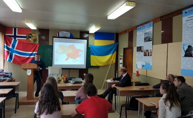 Результатом конференції має стати пошук рішень актуальних проблем вдосконалення виборчого процесу в Україні. 