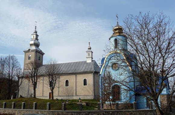 Село Голубине Свалявського району Закарпатської області розташоване вздовж траси Перечин — Свалява.
