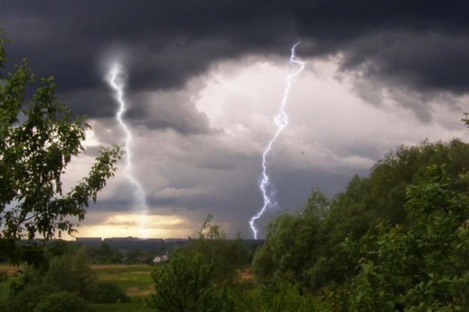 Штормове попередження опублікували в Закарпатському центрі гідрометеорології.