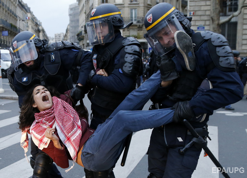 Більше 200 людей заарештовано в Парижі після зіткнень екологічних активістів з поліцією.