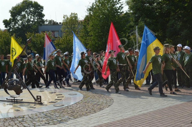 15 сентября на центральной площади Иршавы состоялось торжественное закрытие сбора активистов Всеукраинской детско-юношеской военно-патриотической игры «Сокол» («Джура»). 