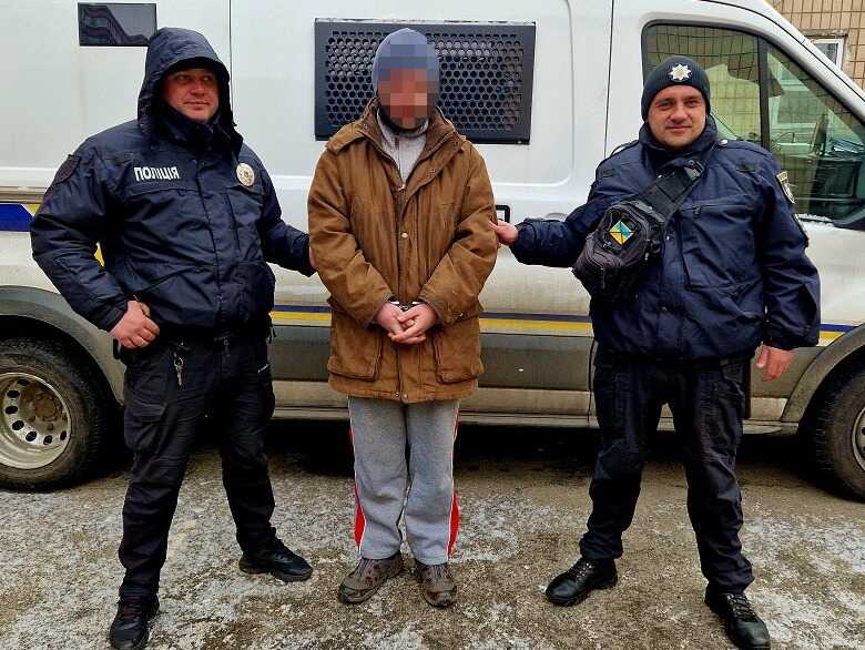 Організатор наркопритону в Києві схиляв неповнолітніх до вживання наркотиків.