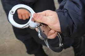 Как сообщает отдел коммуникации полиции Закарпатской области в Ужгороде задержали восемнадцатилетнего жителя города, который украл продукты из одного с АБС.