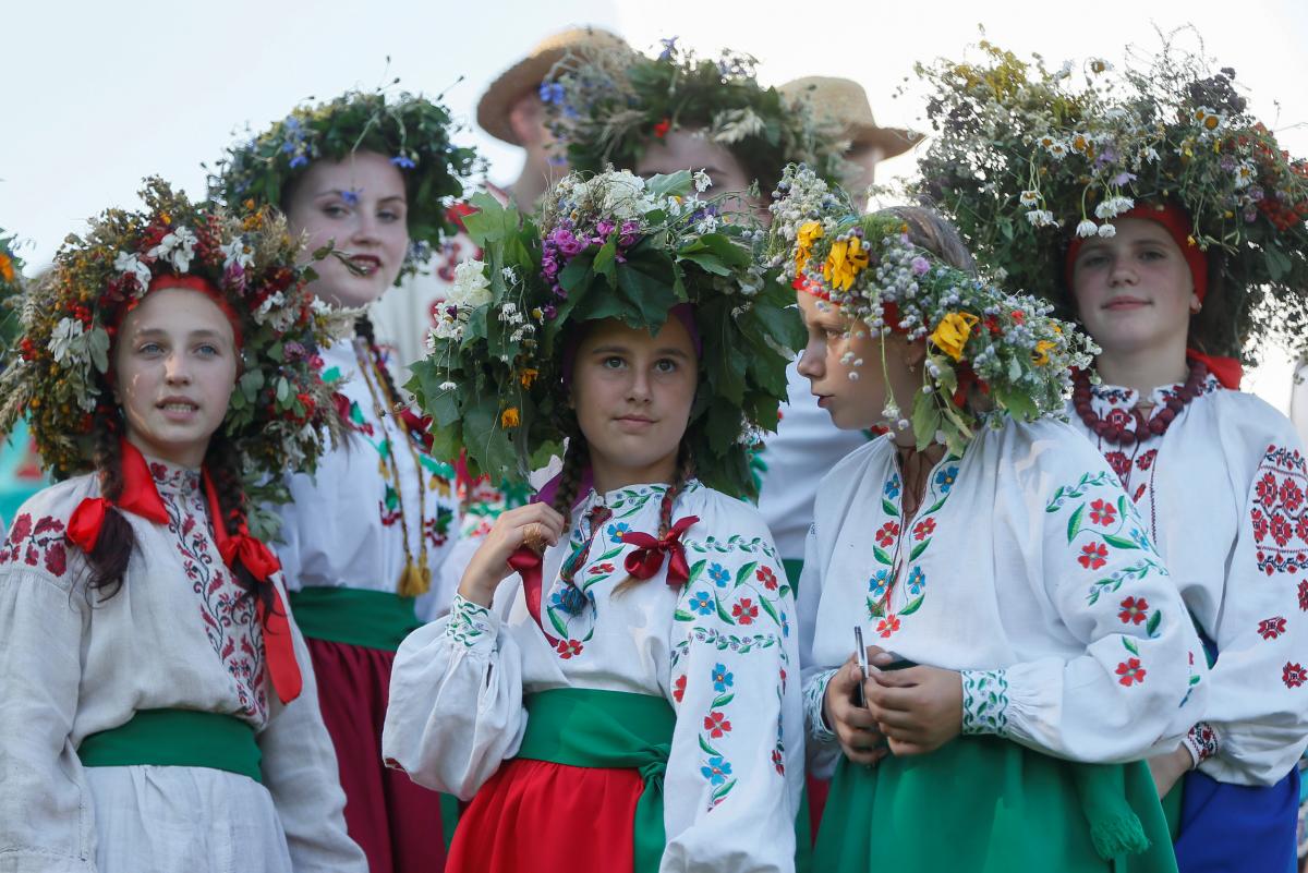 День вишиванки 2021: традиції свята та цікаві факти про український етнічний одяг

