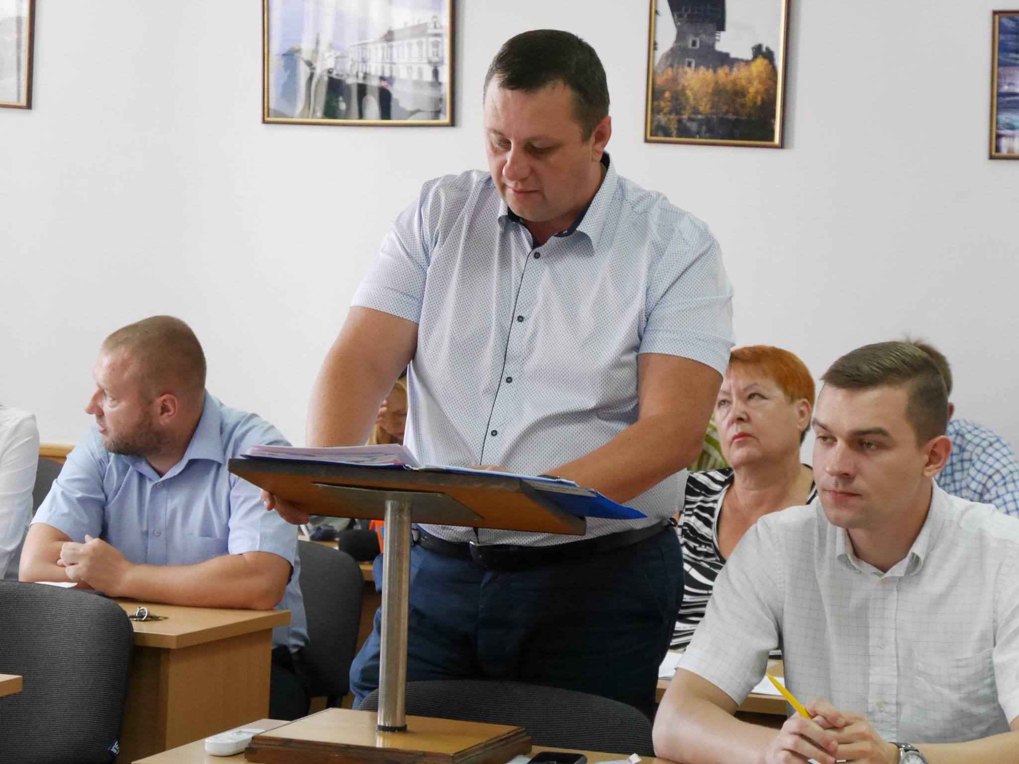 Члены исполкома согласовали тарифы на платные медицинские осмотры, оказываемые Ужгородской городской поликлиникой.