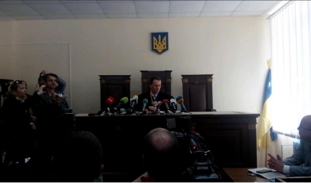Заседание суда по делу мэра Харькова Геннадия Кернеса перенесли на 10:30 18 мая, поскольку подозреваемый не пришел.