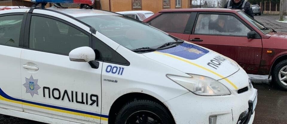 В городе Мукачево полицейские задержали 39-летнего жителя города при попытке сбыта психотропных веществ.