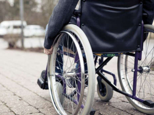 В Україні особам з інвалідністю підвищать надбавки на догляд. Відповідний законопроект №2031 прийняла Верховна Рада в першому читанні.
