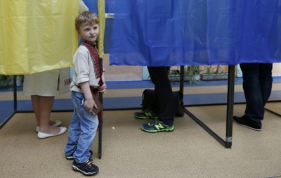 Волонтери провели опитування напередодні парламентських виборів 2014