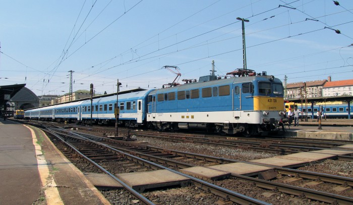 У вересні 2017 року може бути налагоджено залізничне сполучення за маршрутом Мукачево-Дебрецен з перспективою його продовження до Будапешта.
