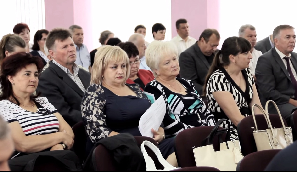 На официальном сайте Виноградовской райсовета опубликовали список районных депутатов, которые не явились на пленарное заседание 17 июня.