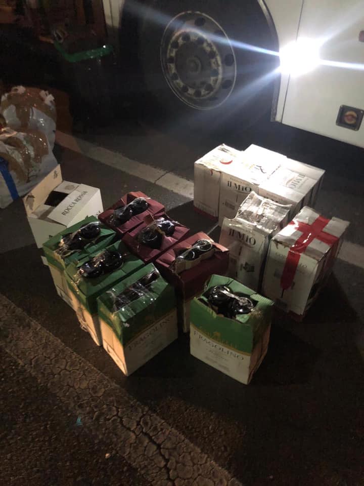 В зону митного поста «Тиса» Закарпатської митниці Держмитслужби заїхав рейсовий автобус марки «VAN HOOL», який здійснював міжнародне перевезення пасажирів за маршрутом «Козенца - Київ».