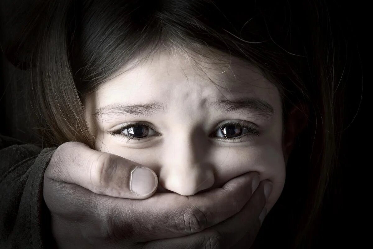 Малиновський районний суд Одеси вирішив позбавити волі чоловіка, який разом з товаришем у машині зґвалтував 13-річну дівчинку.