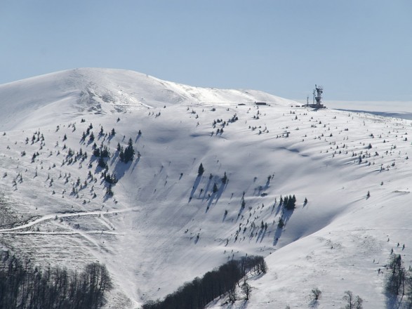 У п'ятницю, 19 січня, у горах Прикарпаття та на високогір'ї Закарпаття зберігається значна сніголавинна небезпека.

