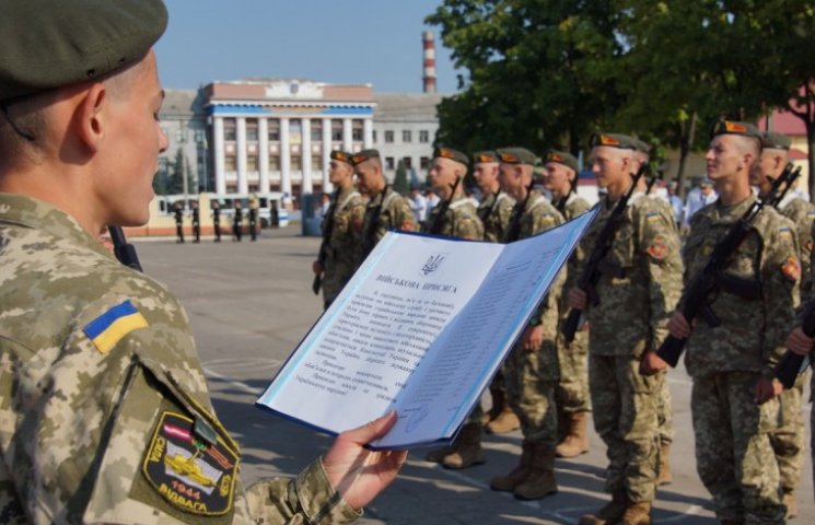У середу, 10 квітня, в малому залі Ужгородської міської ради відбудеться прес-конференція «Весняний призов на строкову військову службу».
