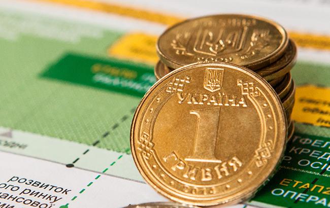 НБУ на 16 серпня порівняно з попереднім банківським днем трохи підвищив курс гривні до 25,59 гривень за долар.