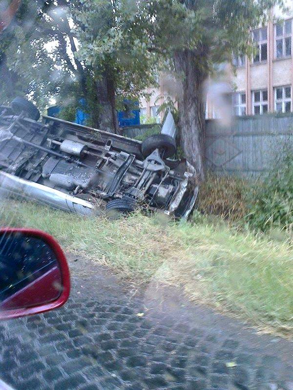 На Береговщине автомобиль перевернулся в кювет 