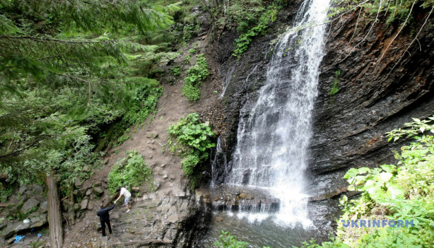 Карпатський водоспад Гук Женецький можна буде побачити у віртуальному турі.