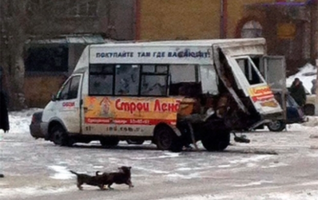 25 січня, о 12:05 в Луганську, в результаті ДТП, вибухнув газовий балон у маршрутці № 107.
