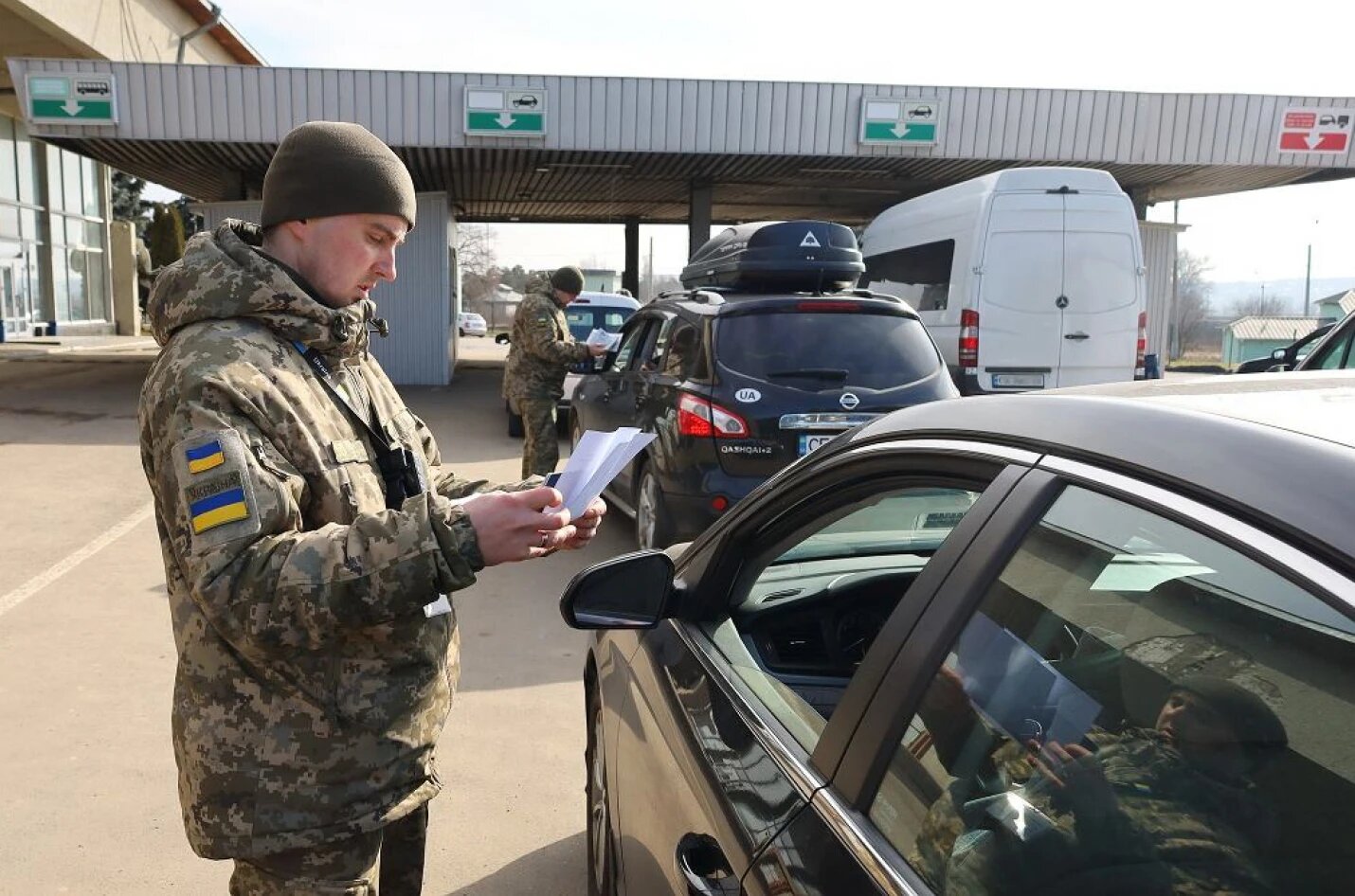 Адвокат пояснив, що чекає на військовозобов'язаних українців при поверненні з-за кордону