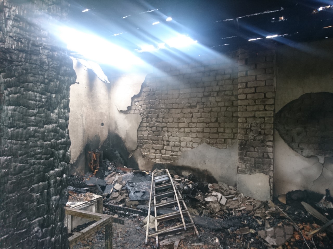 9 травня о 19:53 до Служби порятунку «101» надійшло повідомлення про пожежу у надвірній споруді (гараж), що на вулиці Борканюка у м. Перечин.