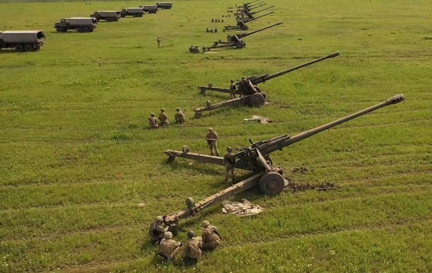 Україна витрачає щодня 5000-6000 артилерійських снарядів, витрачено майже всі запаси.