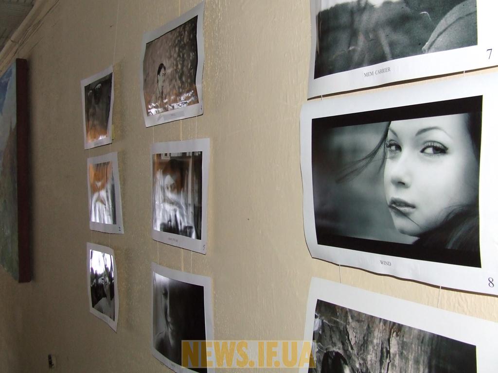 В Ужгороді відкрили виставку робіт фотохудожників із польського міста Кросно / ВІДЕО