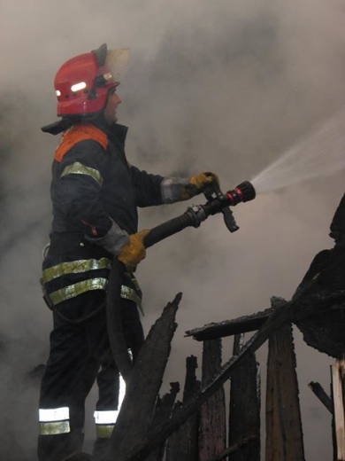 17 февраля в 11:41 в Службу спасения «101» сообщили о пожаре на ул. Верховинской в пгт Усть-Черная Тячевского района. 