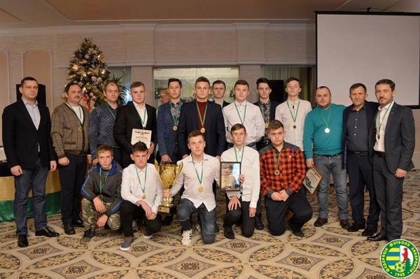 За результатами 2017 року перше місце у чемпіонаті району серед дорослих завоювали футболісти з Великих Лаз.