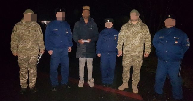 Чоловіка затримали вранці 9-го грудня в околицях с. Боробаш, що розташоване неподалік лінії угорсько-українського кордону.