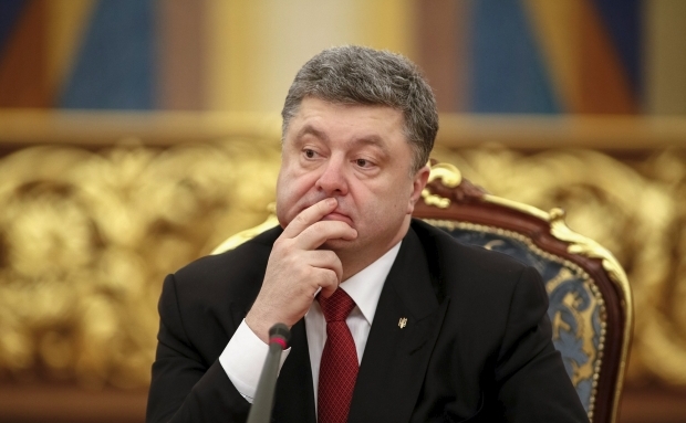 Президент Петро Порошенко в інтерв’ю телеканалу 1+1 повідомив про скасування візового режиму для громадян України у поїздках до десятків країн Азії та Латинської Америки.
