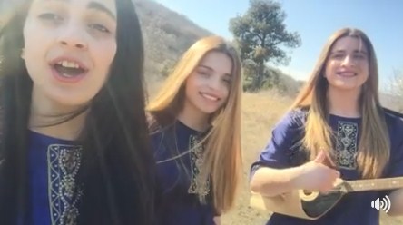 Грузинские девушки с Trio Mandili спели венгерском о весне / ВИДЕО