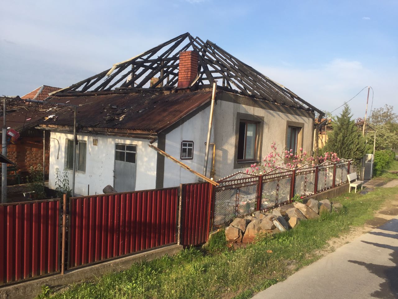 У неділю, 21 квітня, о 05:47  до рятувальників надійшло повідомлення про пожежу на вулиці Кошового, що у селі Сільце на Іршавщині. 