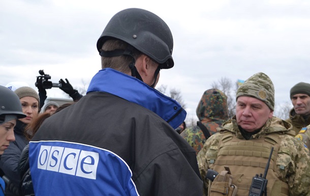Введення поліцейської місії мають схвалити всі 57 країн-учасниць ОБСЄ, заявив Хуг.
