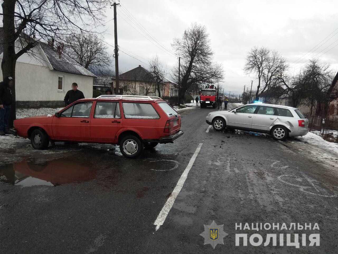  У селі Раково Перечинського району сталася незначна ДТП: на дорозі не розминулися автомобілі «Volkswagen Pаssаt» і «Аudі». 