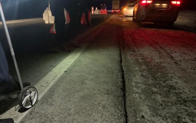 На Львівщині внаслідок наїзду вантажного автомобіля загинув 18-річний пішохід.

